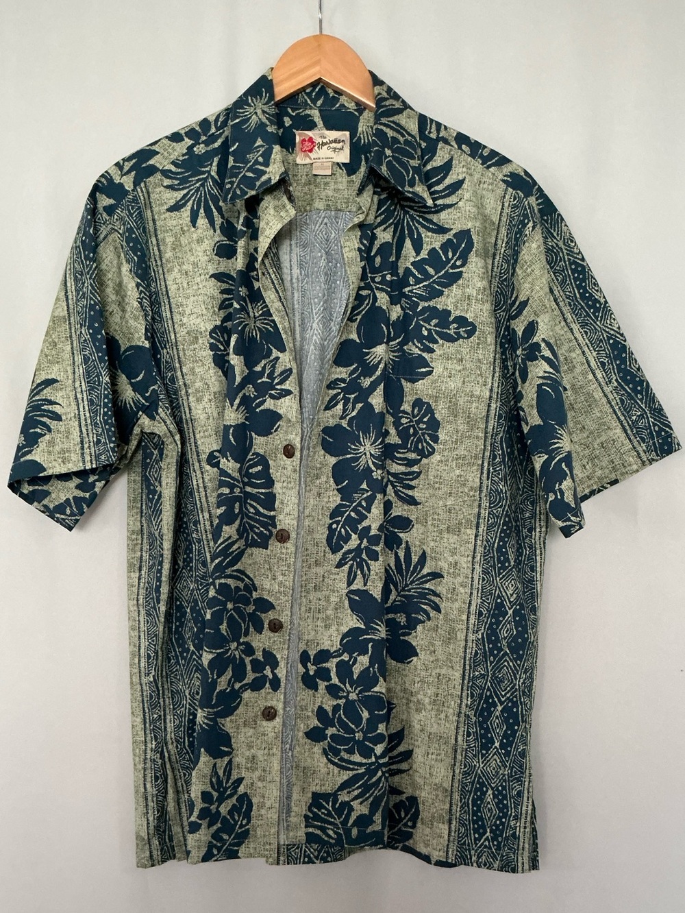 Hilo Hattie Men's Hawaiian Shirt Size M